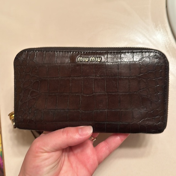 Miu Miu croc embossed wallet - Picture 8 of 10